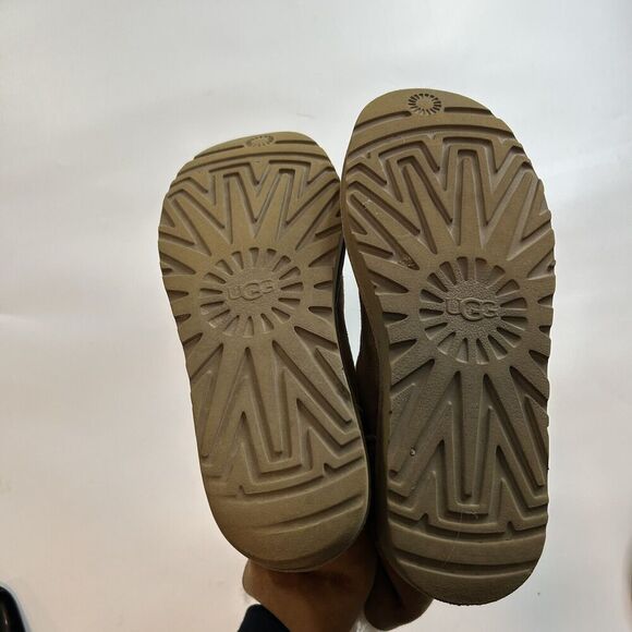 UGG Short Bailey Button Boots Womens 8 Chestnut Suede Shearling Flawed - Picture 7 of 8